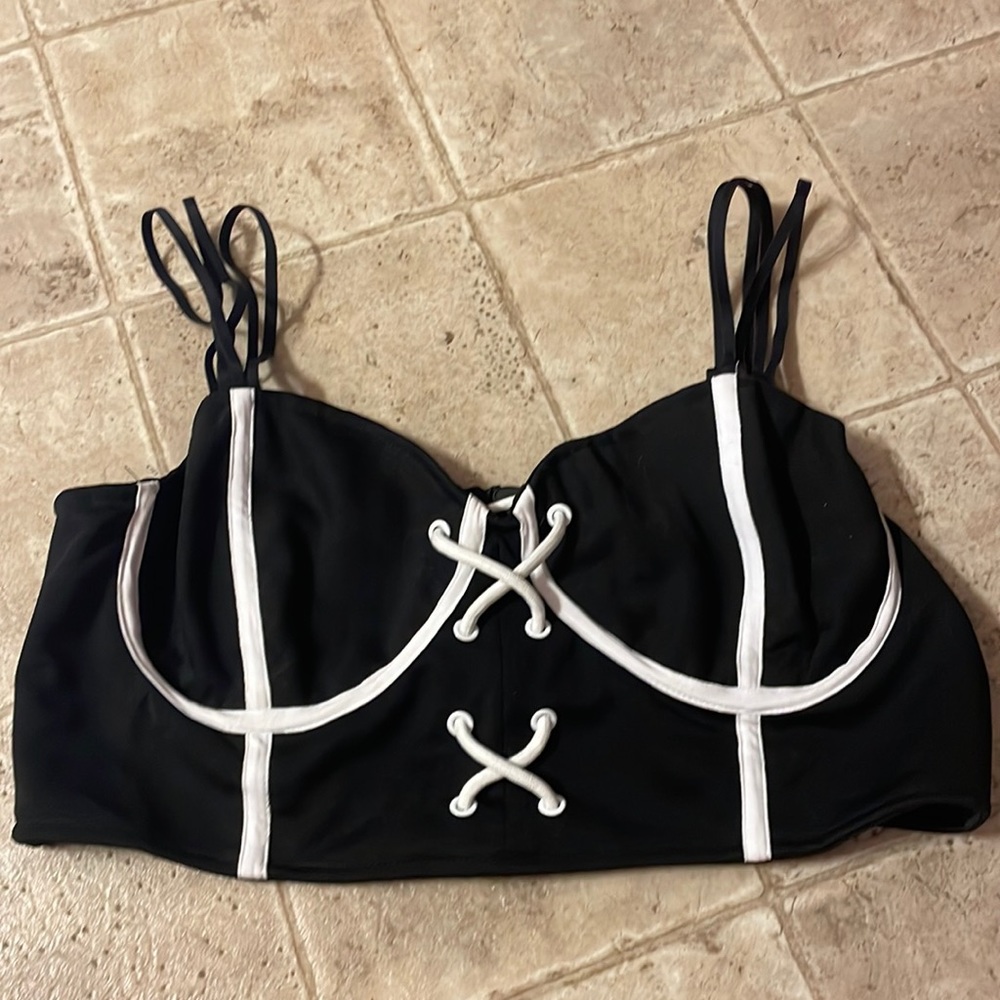 Black crop top